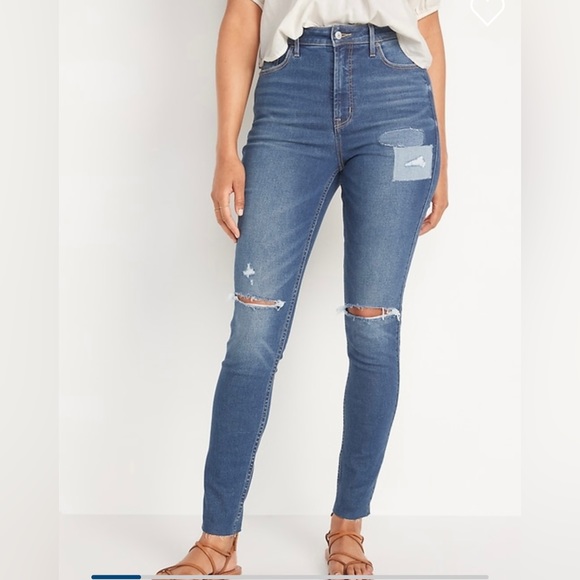 Old Navy 360 Stretch Extra High Rise Rockstar Super Skinny Patchwork Ripped Jean - Picture 5 of 8